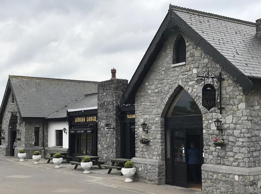 Auburn Lodge Hotel & Leisure Centre Ennis Exterior photo